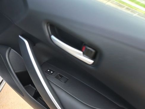 Used 2024 Toyota Corolla SE image 33