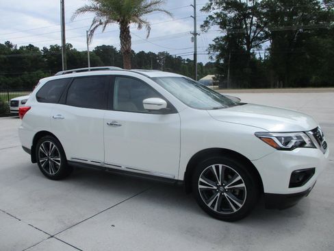 Used 2019 Nissan Pathfinder Platinum FWD image 25