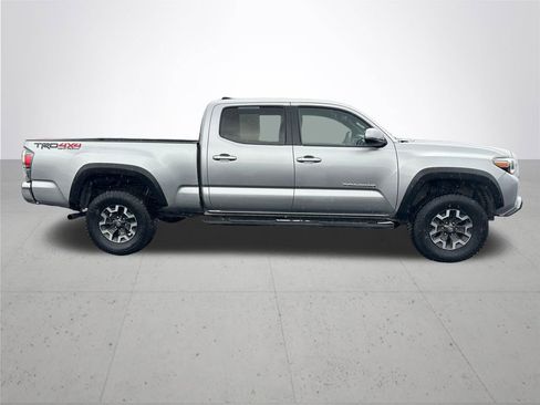 Used 2022 Toyota Tacoma TRD Off-Road image 6
