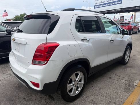 Used 2017 Chevrolet Trax LT w/ LT Convenience Package FWD image 6