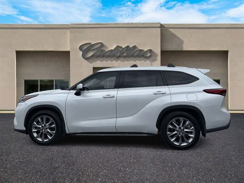 Used 2023 Toyota Highlander Limited image 6