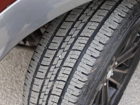 Used 2017 Nissan Armada Platinum w/ Captain Seat Package image 28