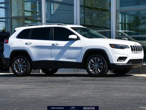 Used 2020 Jeep Cherokee Latitude Plus w/ Cold Weather Group AWD/4WD image 1