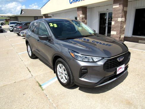 Used 2023 Ford Escape Active w/ Tech Pack #1 image 3