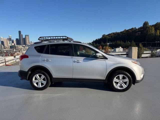 Used 2013 Toyota RAV4 XLE AWD/4WD image 2