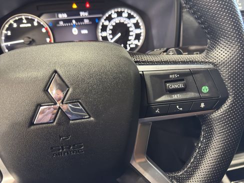 Used 2022 Mitsubishi Outlander SE AWD/4WD image 23