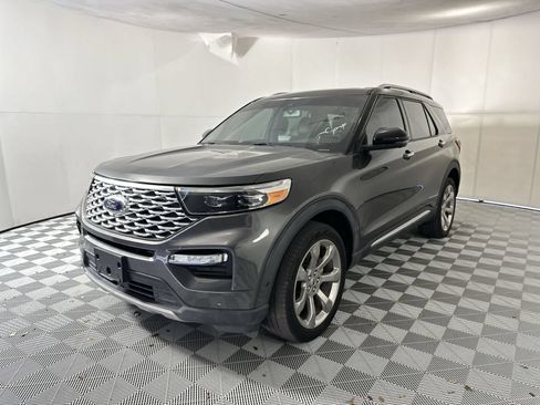 Used 2020 Ford Explorer Platinum w/ Premium Technology Package AWD/4WD image 4