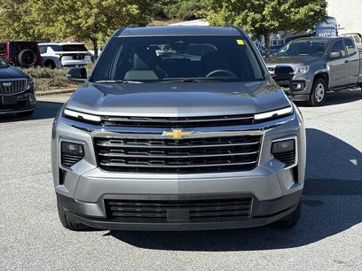 New 2027 Chevrolet Traverse LT w/ Driver Confidence Package