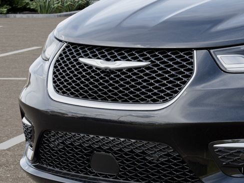 New 2026 Chrysler Pacifica Pinnacle w/ Trailer Tow Group image 13