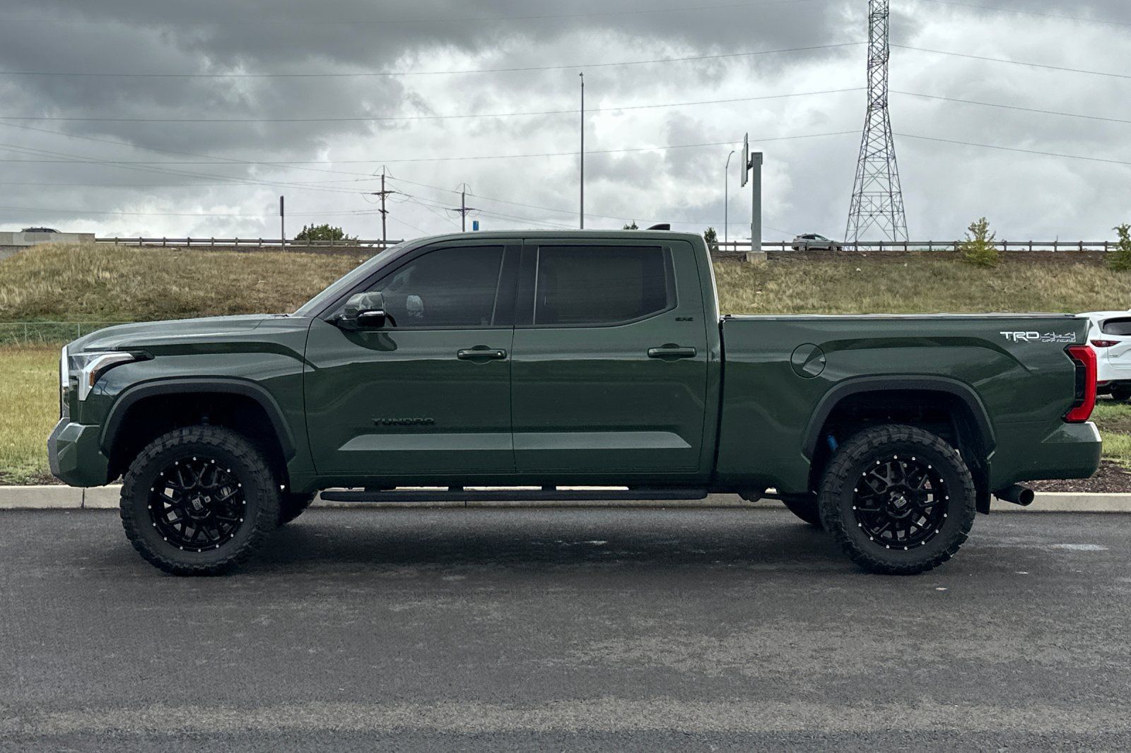 Used 2022 Toyota Tundra SR5 w/ TRD Off-Road Package AWD/4WD image 6
