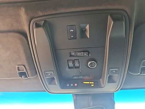 Used 2019 Cadillac Escalade Platinum image 26