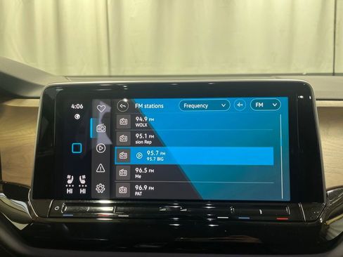 Certified 2025 Volkswagen Atlas SE w/ Panoramic Sunroof Package image 17