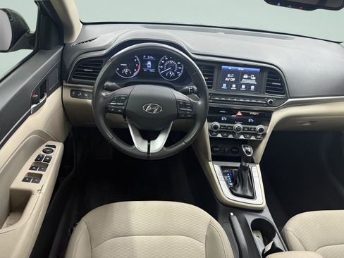 Used 2020 Hyundai Elantra Value Edition FWD image 10