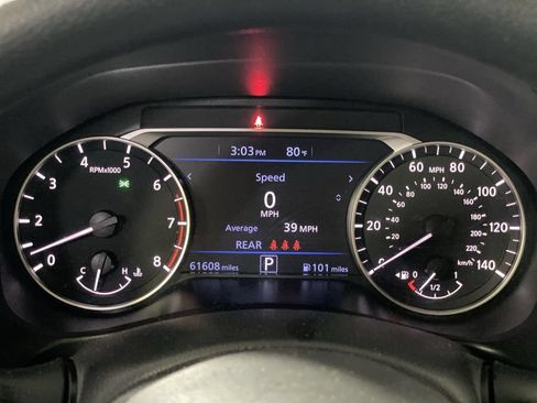 Used 2024 Nissan Altima 2.5 SV FWD image 11
