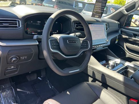 New 2026 Jeep Grand Wagoneer Limited AWD/4WD image 22