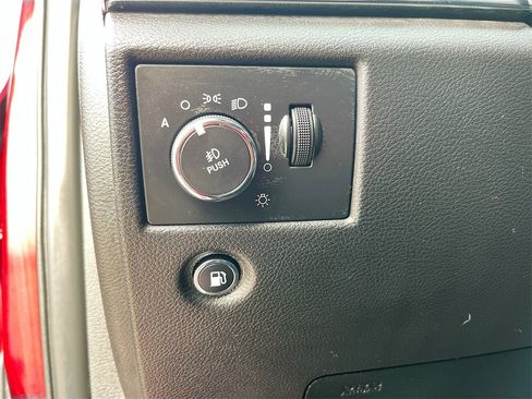 Used 2019 Jeep Grand Cherokee Limited image 10