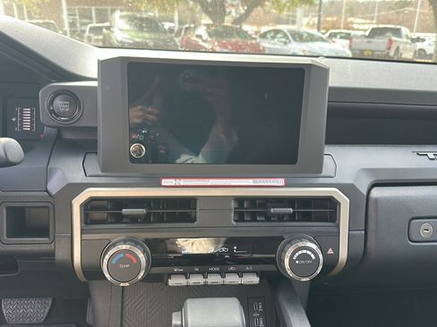 Used 2024 Toyota Tacoma SR image 18