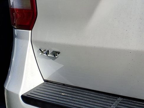 Used 2018 Ford Expedition XLT w/ Equipment Group 202A image 7