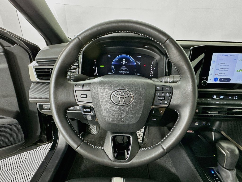Used 2025 Toyota Camry SE FWD image 11