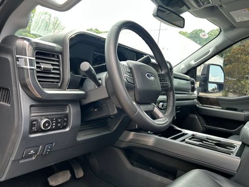 Used 2025 Ford F450 Lariat w/ Lariat Ultimate Package AWD/4WD image 10