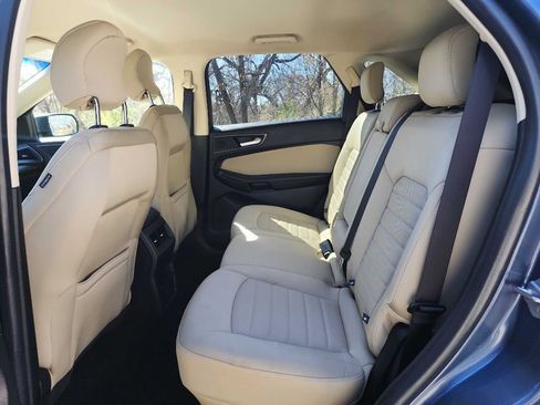 Used 2019 Ford Edge SE image 28