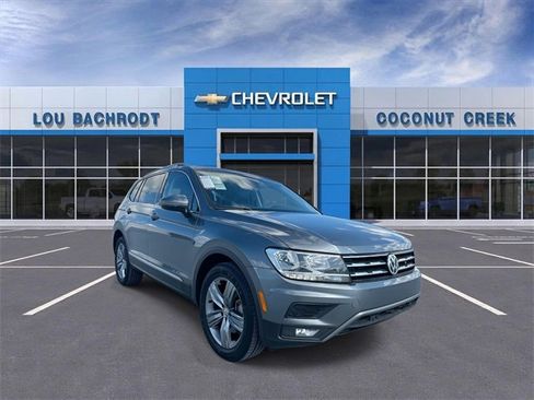 Used 2020 Volkswagen Tiguan SEL image 1