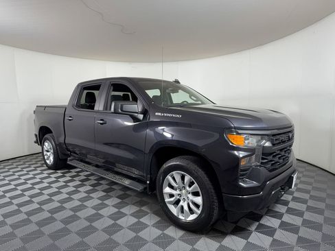 Used 2022 Chevrolet Silverado 1500 Custom RWD image 1