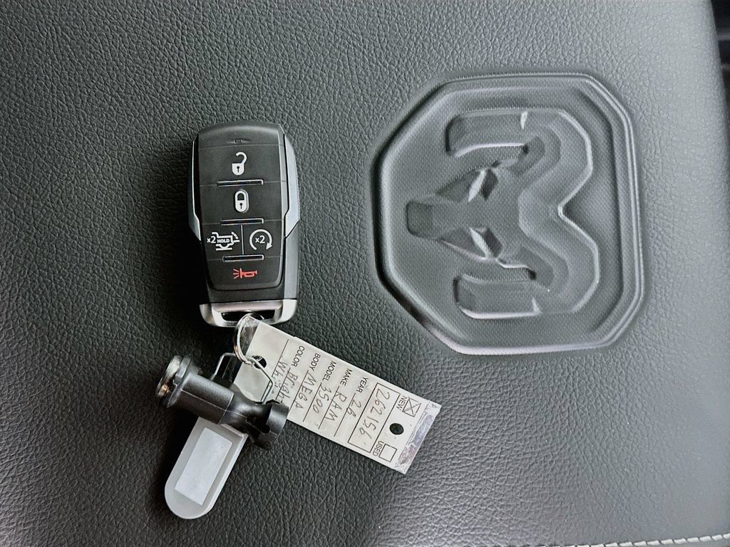 New 2026 RAM 3500 Laramie AWD/4WD image 20