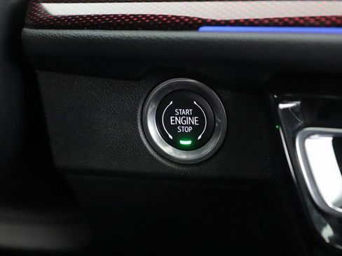 Used 2025 Chevrolet Traverse RS image 23