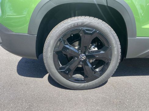 New 2025 Volkswagen Taos SE image 11