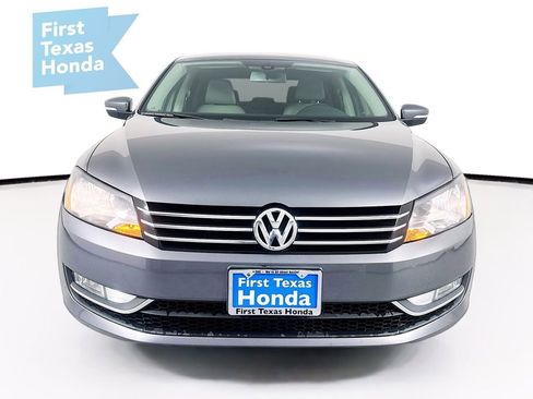 Used 2015 Volkswagen Passat 1.8T Limited Edition image 2