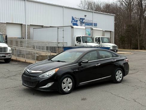 Used 2012 Hyundai Sonata Hybrid w/ Leather Pkg image 9