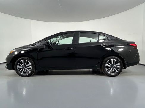 Used 2025 Nissan Versa SV w/ Trunk Package image 4