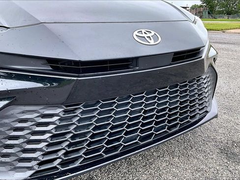 Used 2025 Toyota Camry SE FWD image 28