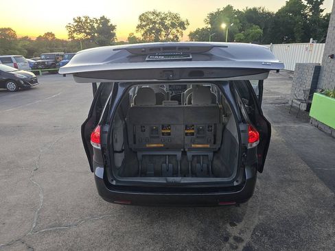 Used 2012 Toyota Sienna LE FWD image 50