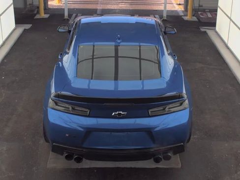 Used 2017 Chevrolet Camaro SS RWD image 5