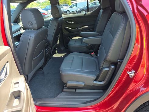 Used 2023 Chevrolet Traverse RS AWD/4WD image 13