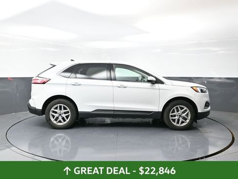 Used 2024 Ford Edge SEL image 2