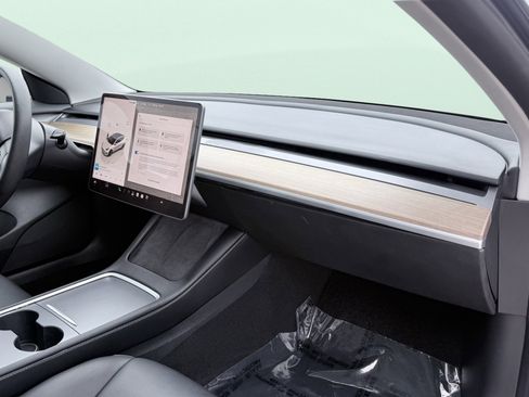 Used 2023 Tesla Model 3 Standard Range RWD image 45