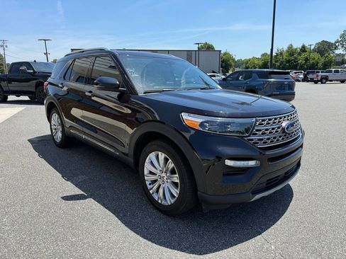 Used 2023 Ford Explorer Limited w/ Limited Technology Package AWD/4WD image 9