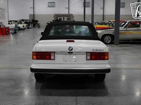Used 1988 BMW 325i Convertible image 39