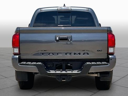 Used 2019 Toyota Tacoma TRD Sport w/ TRD Premium Sport Package RWD image 5