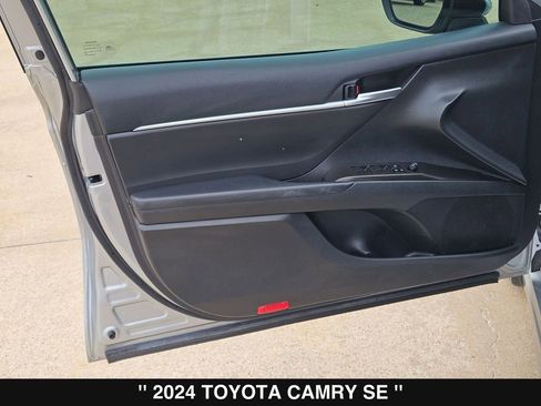 Used 2024 Toyota Camry SE FWD image 14
