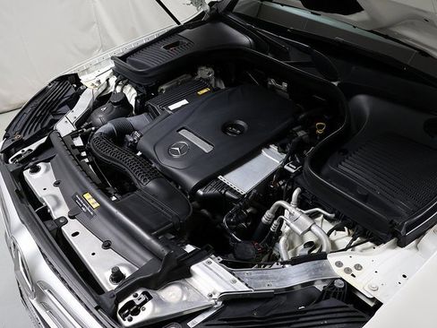 Used 2019 Mercedes-Benz GLC 300 4MATIC image 37