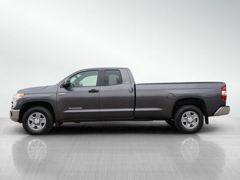 Used 2017 Toyota Tundra SR5 image 2