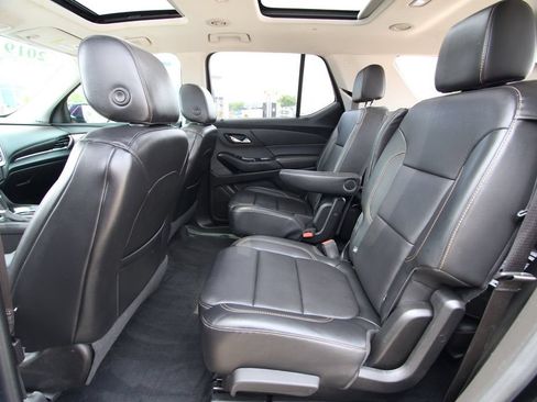 Used 2019 Chevrolet Traverse LT w/ LPO, Blackout Package AWD/4WD image 7