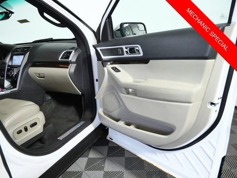 Used 2014 Ford Explorer Limited w/ Equipment Group 301A AWD/4WD image 10