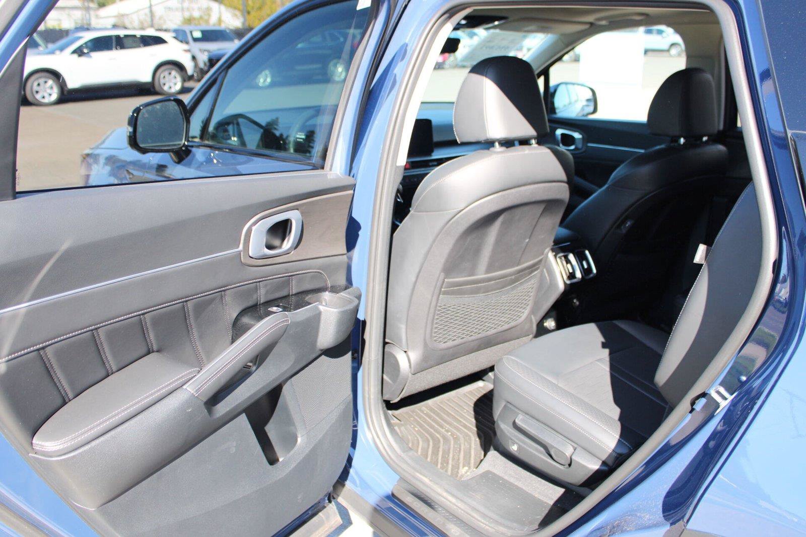 Used 2024 Kia Sorento SX AWD/4WD image 16