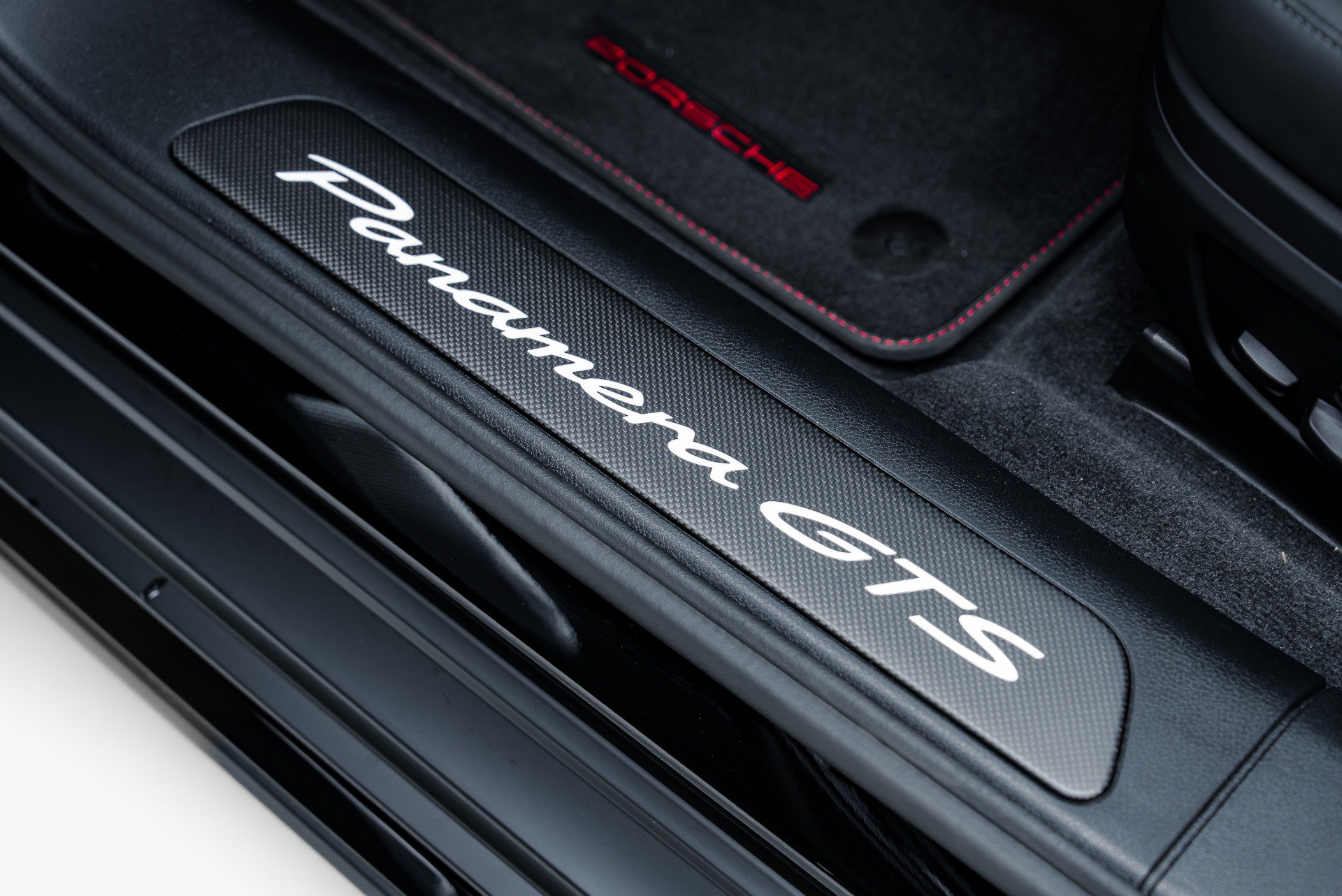 Used 2026 Porsche Panamera GTS w/ Premium Package AWD/4WD image 35
