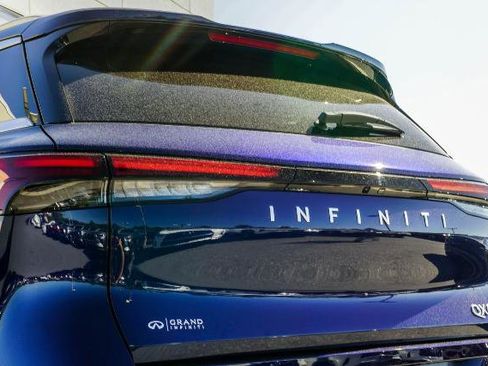 Certified 2026 INFINITI QX60 Luxe w/ Family Package FWD image 13